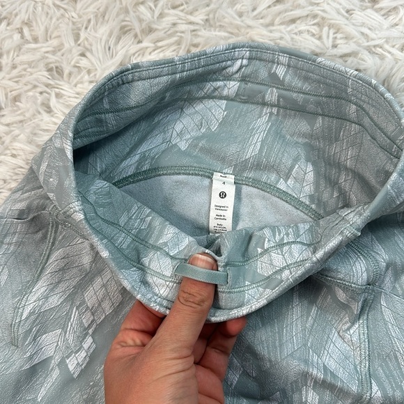 Lululemon Swift Speed High-Rise Short 8" Reverberate Chevron Jacquard Silver Blu - Picture 3 of 7